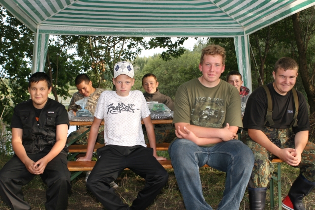 Jano Tran (16 Jahre), John-Felix Loung (16 Jahre), Fabian Heppner (14 Jahre), Oliver Dahlenburg (14 Jahre), Robert Burock (16 Jahre), Nico Kallenbach (16 Jahre), Anthero Schmugge (15 Jahre)